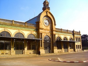 L'ancienne gare de Soarano sert d'enceinte au Café de la Gare