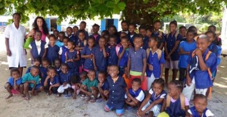 Les enfants de Ravoraha scolarisés grâce à l'écolodge