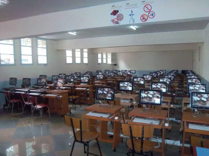 Salle informatique de l’École ESSCA