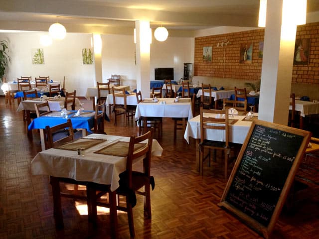 Salle de restaurant Hôtel Mahavelo