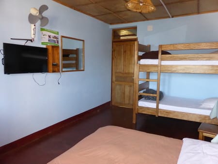 Chambre familiale au Petit Manoir Rouge
