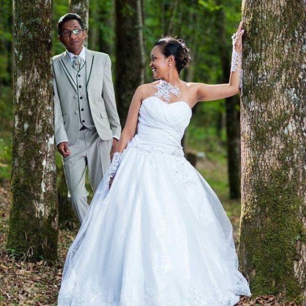 Robe de mariée par Lucienne Mariage