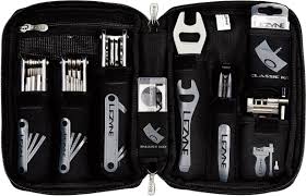 Trousse multifonctions Lezyne chez Mbike