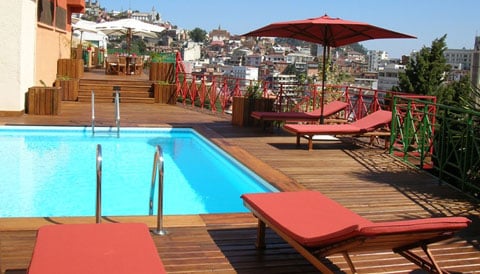 La terrasse de l'hôtel le Palissandre 