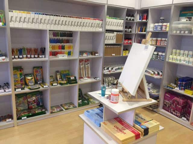 Matériel et atelier de création au Gasyk'art du Tan Water Front